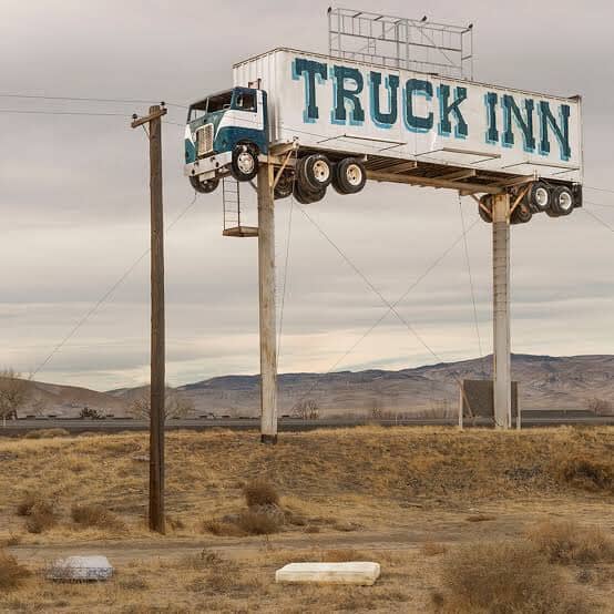 Flooded Parking Lots and Neon Cowboys: Daniel Mirer Photographs the West Far from Hollywood 3