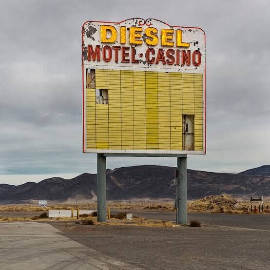Flooded Parking Lots and Neon Cowboys: Daniel Mirer Photographs the West Far from Hollywood 1